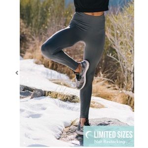 Zyia Gray Grid Performance Hi-rise Leggings